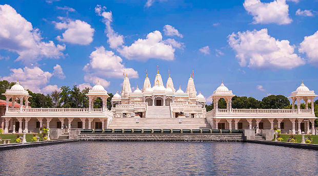 His Holiness Mahant Swami Maharaj's visit to mark BAPS Mandir anniversary